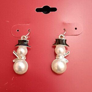 Christmas Snowman Earrings. NEW. Dangle w/ Hook Backs. Faux Pearl Body. Festive.